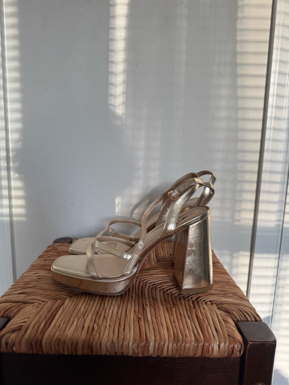 Women’s Metallic Gold Platform Block Heel Sandals size 8.5